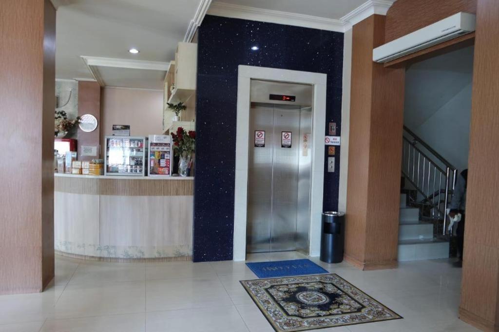Hotel Sulawesi Gorontalo Surabaja Zewnętrze zdjęcie